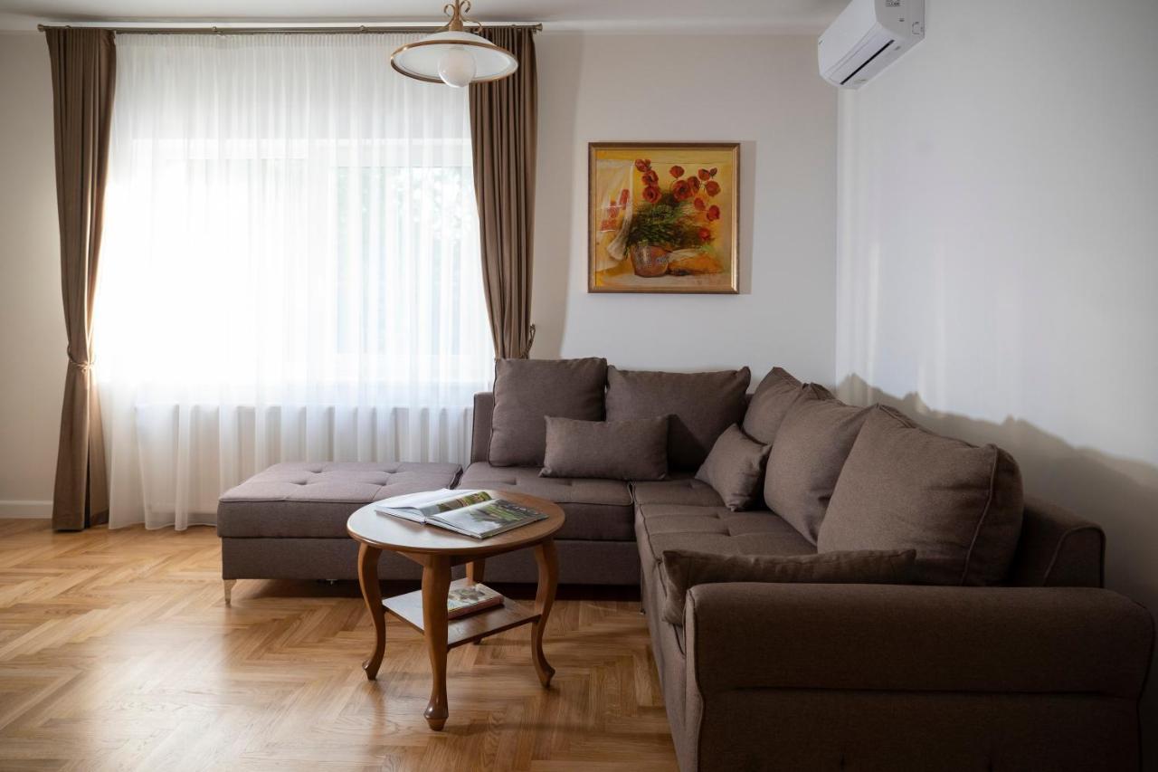 Villa Acacia Каунас Екстериор снимка
